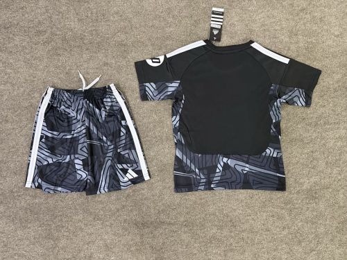 Youth Uniform Kids Kit 2026-2027 Real Madrid Black Goalkeeper Soccer Jersey Shorts Child Football Set