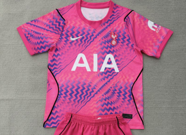 Fan Version 2026-2027 TOT Pink Goalkeeper Soccer Jersey Spurs Football Shirt