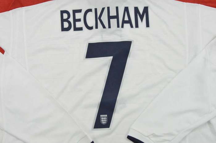 Long Sleeve Retro Jersey 2004 England BECKHAM 7 Home Soccer Jersey Vintage Football Shirt