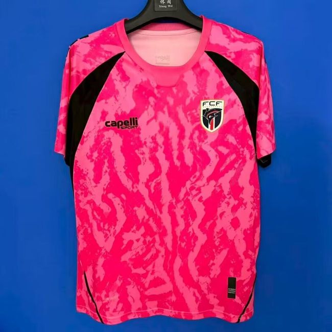 Fan Version 2026 Cape Verde Pink Goalkeeper Soccer Jersey Football Shirt