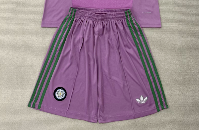 Fan Version 2026-2027 Leeds United Purple Goalkeeper Soccer Shorts Horona Football Shorts