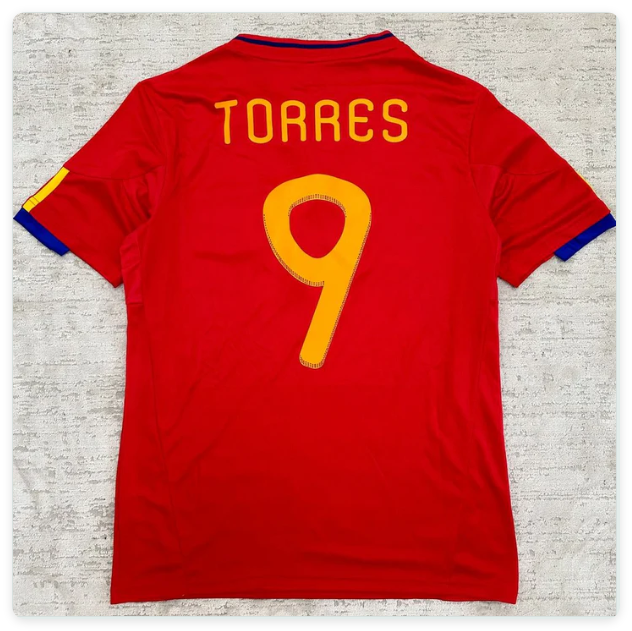 with World Cup Patch Retro Jersey Spain 2010 Fernando Torres 9 Home Soccer Jersey Vintage Football Shirt