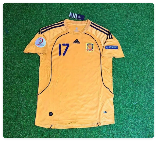 with Euro Patch Retro Jersey 2008 Spain Daniel Güiza 17 Away Golden Soccer Jersey Camiseta de España Football Shirt