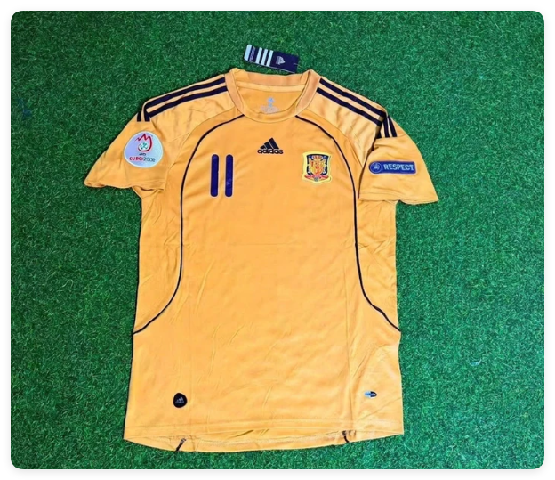 with Euro Patch Retro Jersey 2008 Spain Joan Capdevila 11 Away Golden Soccer Jersey Camiseta de España Football Shirt