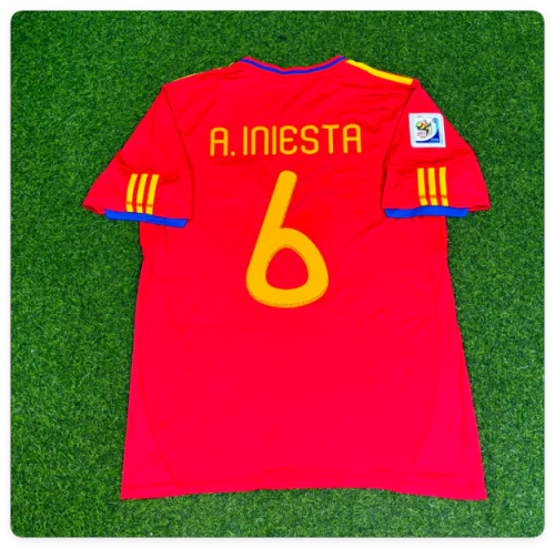 with World Cup Patch Retro Jersey Spain 2010 Andrés Iniesta 6 Home Soccer Jersey Vintage Football Shirt