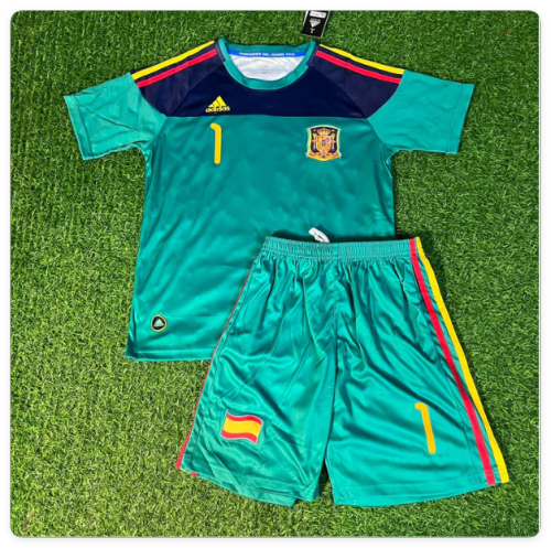 Retro Youth Uniform Kids Kit 2010 Spain Iker Casillas 1 Green Goalkeeper Soccer Jersey Shorts Child Football Set