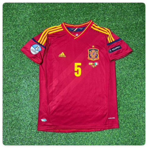with Euro Patch Retro Jersey 2012 Spain Carles Puyol 5 Home Soccer Jersey Vintage Camiseta de España Football Shirt