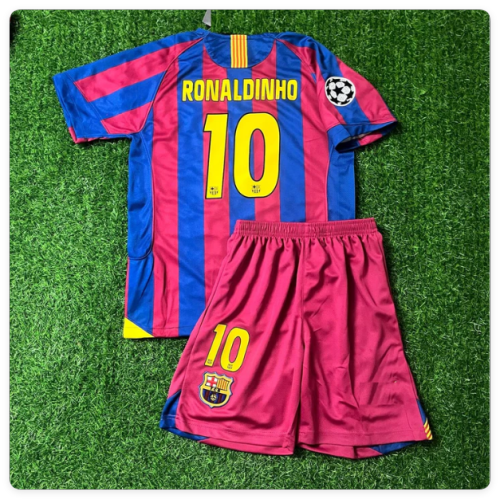 with UCL Patch Retro Youth Uniform 2005-2006 Barcelona Ronaldinho Gaúcho 10 Home Soccer Jersey Shorts Vintage Child Football Kit