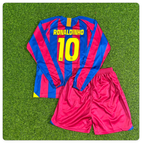 Long Sleeve Retro Youth Uniform Kids Kit 2005-2006 Barcelona Ronaldinho Gaúcho 10 Home Soccer Jersey Shorts Vintage Child Football Set