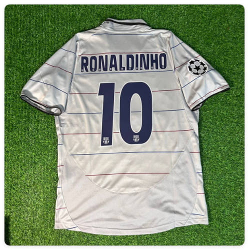 with UCL Patch Retro Jersey 2003-2004 Barcelona Ronaldinho Gaucho 10 Away Grey Soccer Jersey Vintage Football Shirt