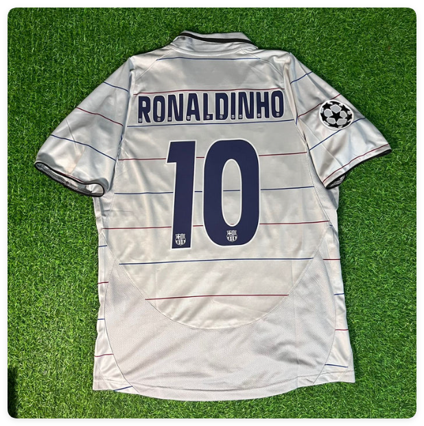 with UCL Patch Retro Jersey 2003-2004 Barcelona Ronaldinho Gaucho 10 Away Grey Soccer Jersey Vintage Football Shirt