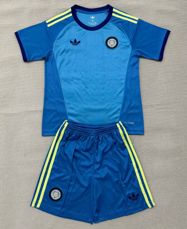 Youth Uniform Kids Kit 2026-2027 Leeds United Sky Blue Goalkeeper Soccer Jersey Shorts Child Football Set