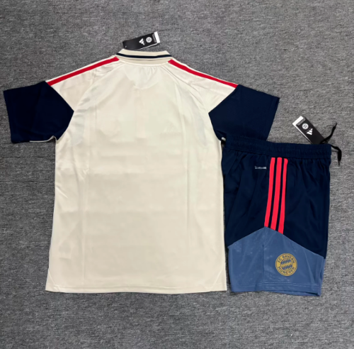 Adult Uniform 2026-2027 Bayern Munich Light Yellow Soccer Training Polo and Shorts Football Kits