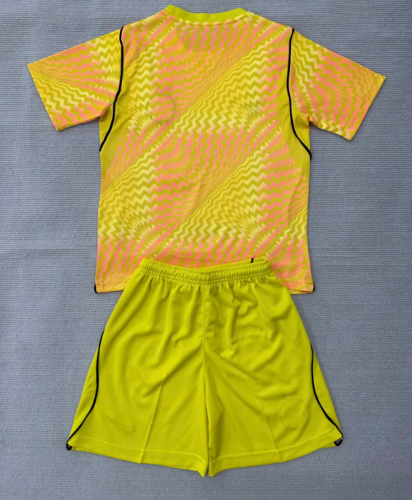 Youth Uniform Kids Kit 2026-2027 Inter Milan Yellow Goalkeeper Soccer Jersey Shorts Child Football Set