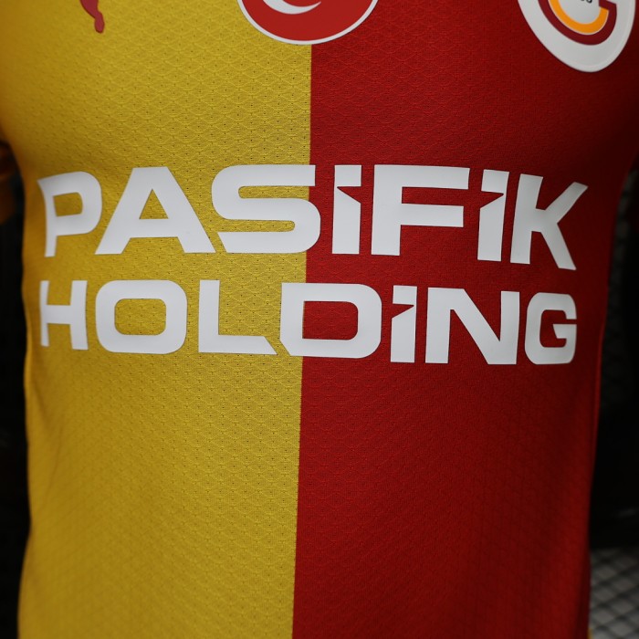with Sponor Logo Player Version 2026-2027 Galatasaray Home Soccer Jersey Football Shirt