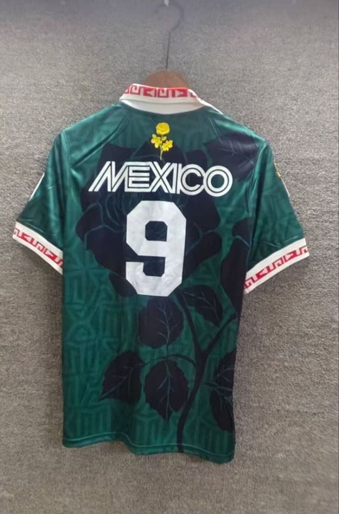 Mexico 9 Red Model Green Goalkeeper Soccer Jersey Football Shirt