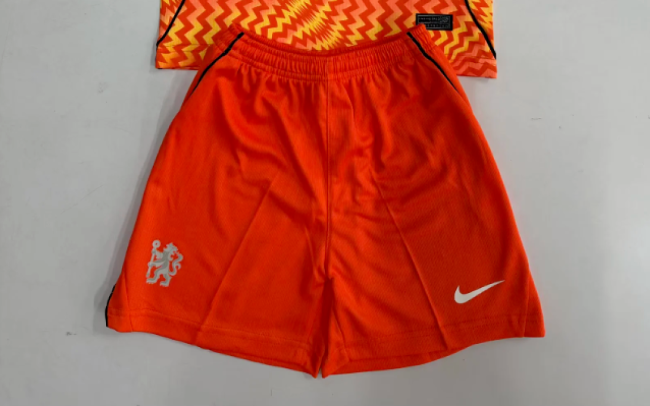 Fan Version 2026-2027 Chelsea Orange Goalkeeper Soccer Shorts Football Shorts