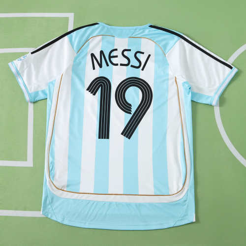 Retro Jersey Argentina 2006 MESSI 19 Home Soccer Jersey Vintage Football Shirt