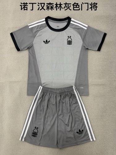 Youth Uniform Kids Kit 2026-2027 Nottingham Forest Grey Goalkeeper Soccer Jersey Shorts Child Football Set