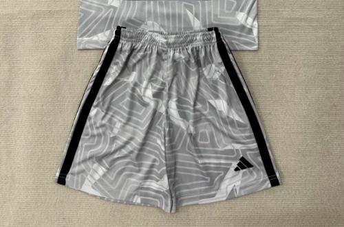 Fan Version 2026-2027 Real Madrid Grey Goalkeeper Soccer Shorts Football Shorts