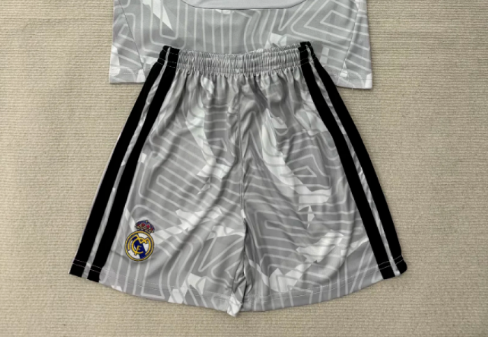 Fan Version 2026-2027 Real Madrid Grey Goalkeeper Soccer Shorts Football Shorts