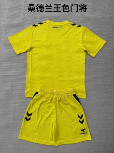 Youth Uniform Kids Kit 2026-2027 Sunderland Yellow Goalkeeper Soccer Jersey Shorts Child Football Set