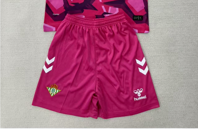 Fan Version 2026-2027 Real Betis Pink Goalkeeper Soccer Shorts Football Shorts