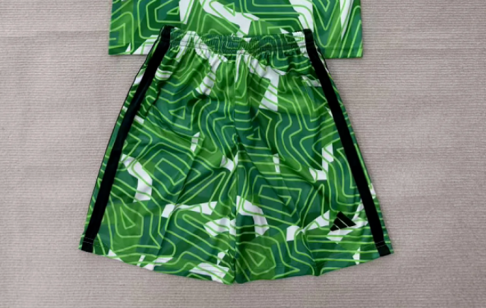 Fan Version 2026-2027 Manchester United Green Goalkeeper Soccer Shorts Football Shorts