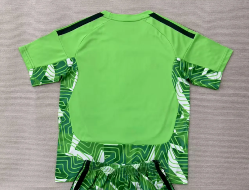 Fan Version 2026-2027 Leeds United Green Goalkeeper Soccer Jersey Football Shirt