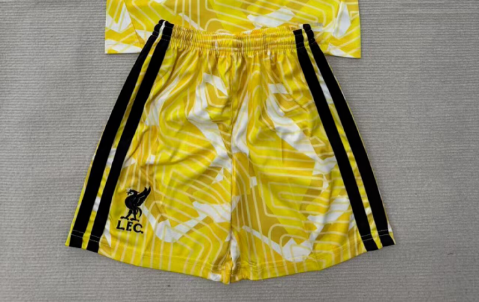 Fan Version 2026-2027 Liverpool Yellow Goalkeeper Soccer Shorts Football Shorts