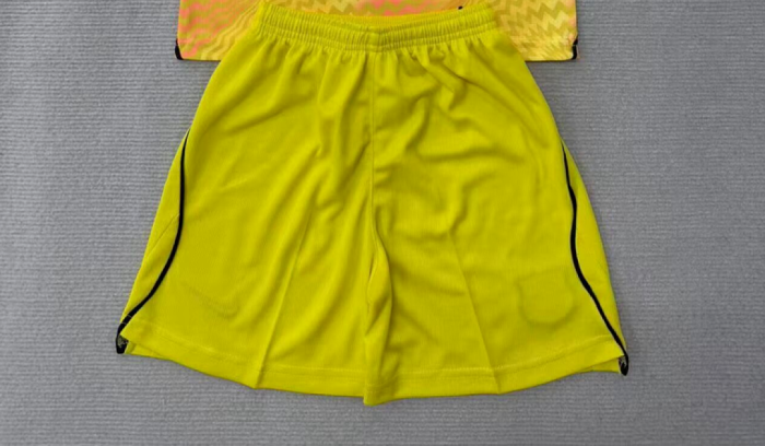 Fan Version 2026-2027 Barcelona Yellow Goalkeeper Soccer Shorts Football Shorts