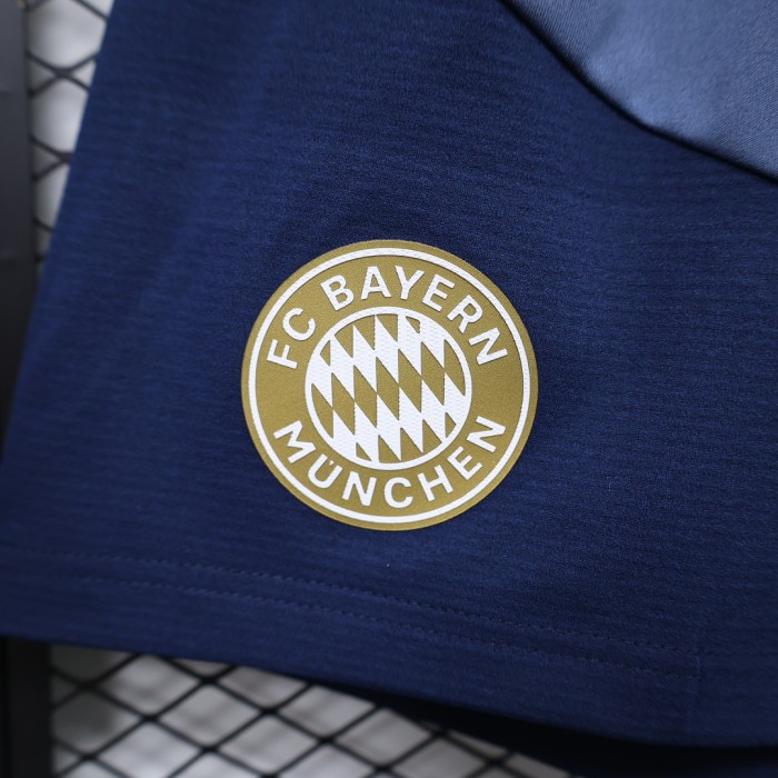 Player Version 2026-2027 Bayern Munich Dark Grey Soccer Training Shorts Football Shorts