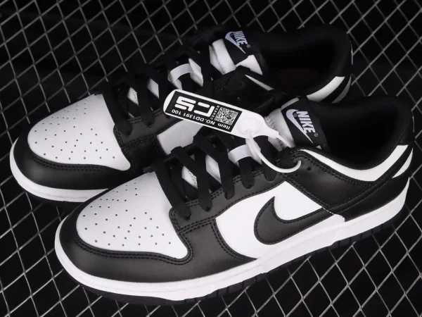 Nike Dunk Low - Black White