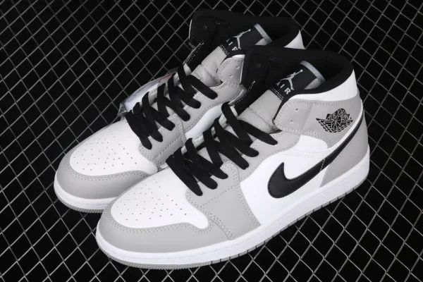 Air Jordan 1 Mid - Light Smoke Grey