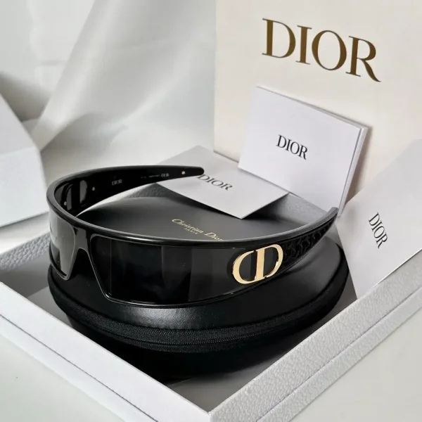 VeryDior M1U - Black Mask Sunglasses