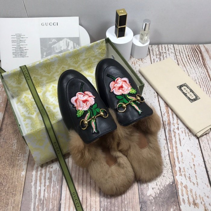 flat fur shoes, size 35-44, with box, SS70-816