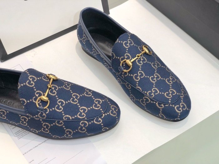 flat shoes  size 35-44, with box, SS60-779