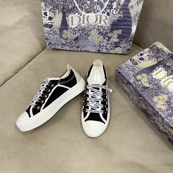 women flat sneakers shoes, size 35-40 with box , SS70-1287-1288