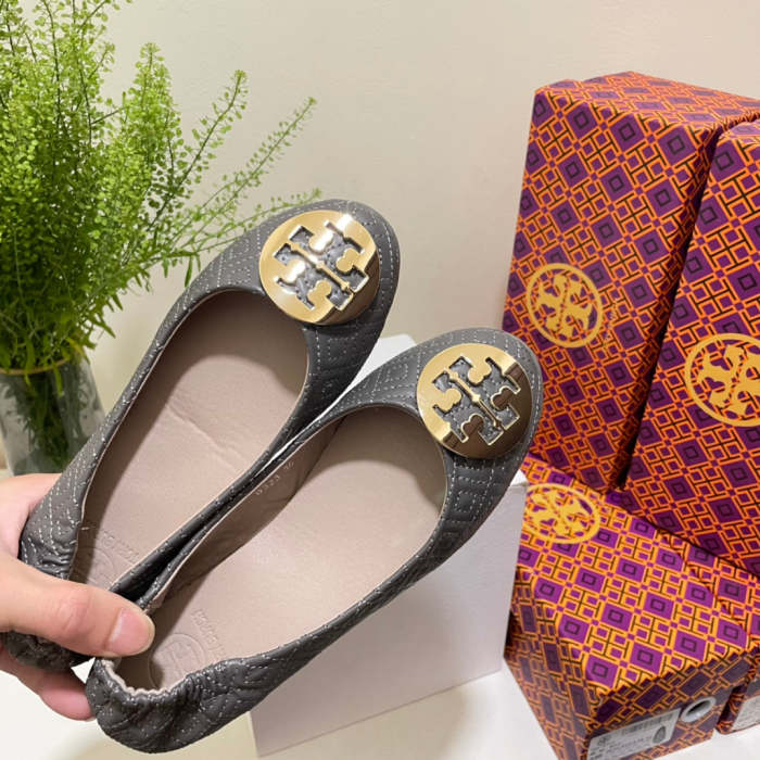 Women flat shoes ,size 35-40 ,with box, SS60-1606-1615