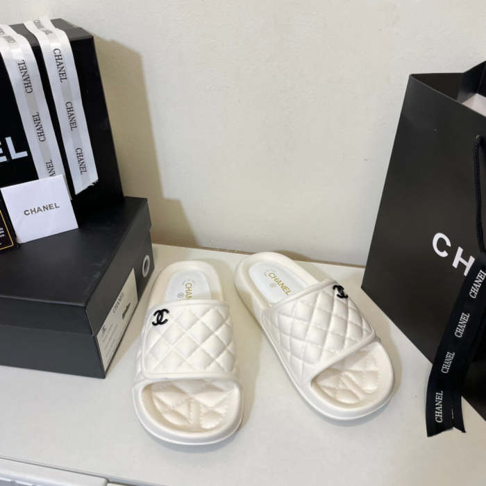 Flat leather sandals slippers , size 35-40 ,with box, SS50-953-956