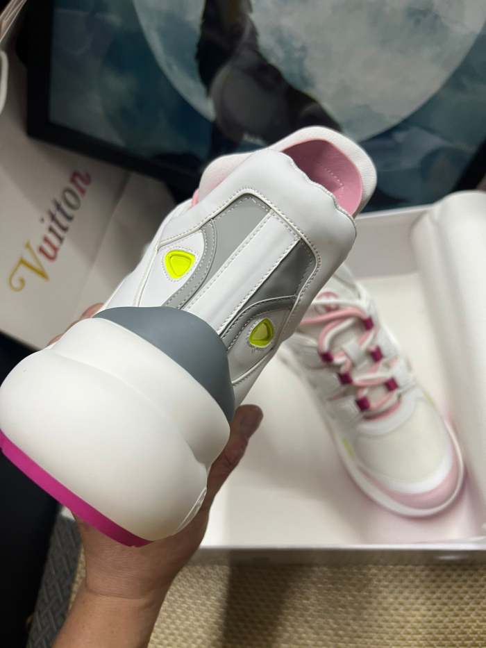women sneakers shoes, size 35-41 , SS98-320-322