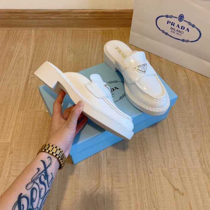 women flat shoes, size 35-40, with box ,  SS60-708-709