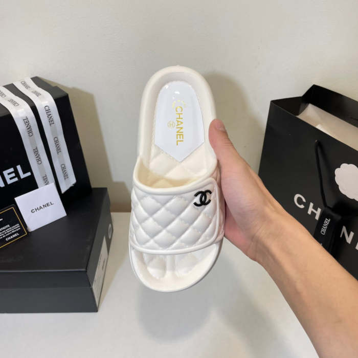 Flat leather sandals slippers , size 35-40 ,with box, SS50-953-956