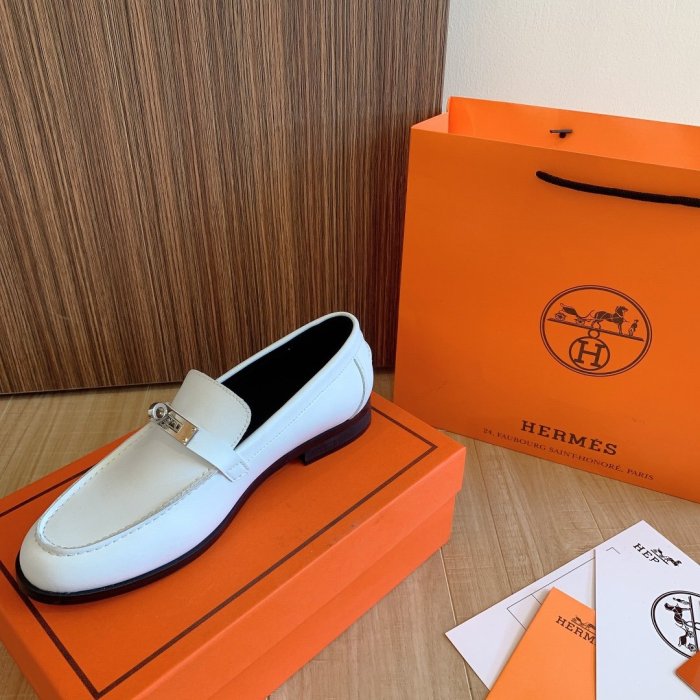 Women flat shoes, size 35-42, with box, SS70-1066