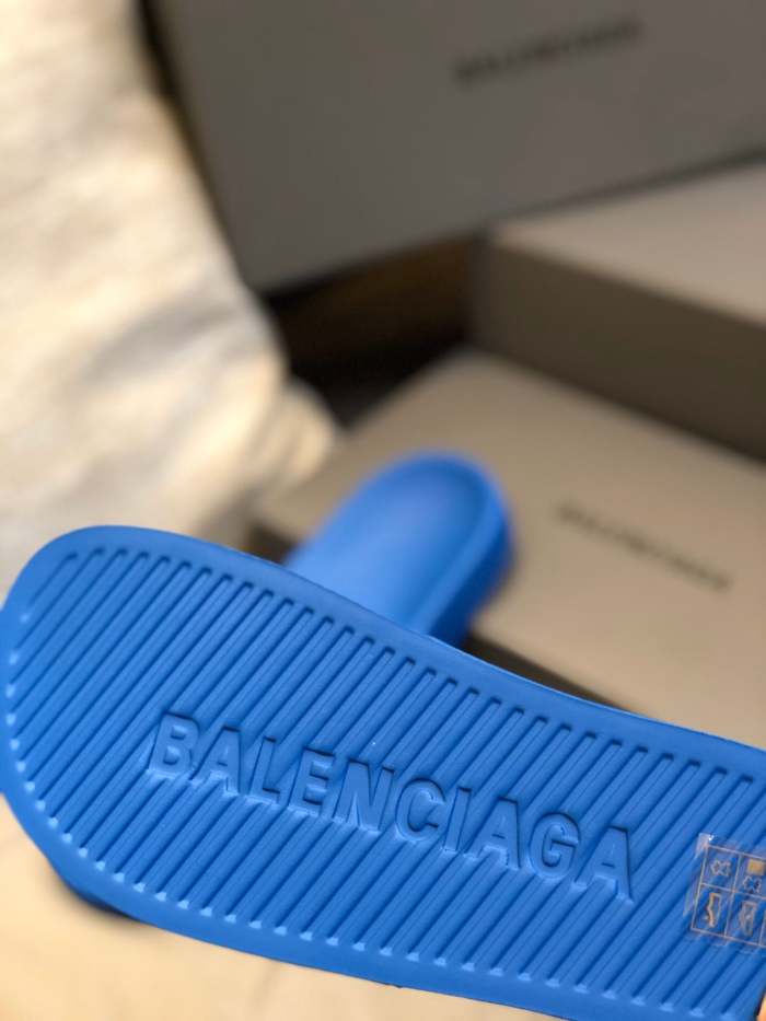 Flat leather sandals slippers , size 35-40  , with box,  SS50-893-898