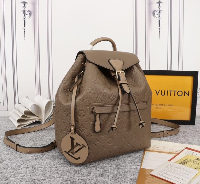 canvas and leather bag,top quality, no box,with dust bag size 27.5-33-14cm, B110