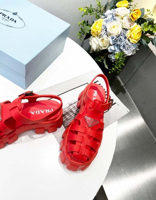 Flat sandals slippers , size 35-40 ,with box, SS70-1296