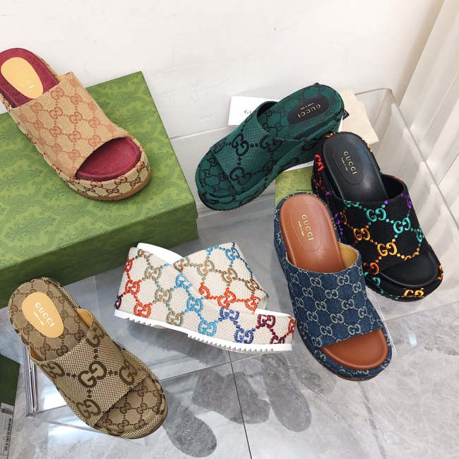 2022 new slippers,size 35-44,with box , SS70-1298-1303