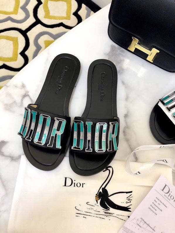 Flat leather sandals slippers , size 34-42 ,with box, SS50-1027