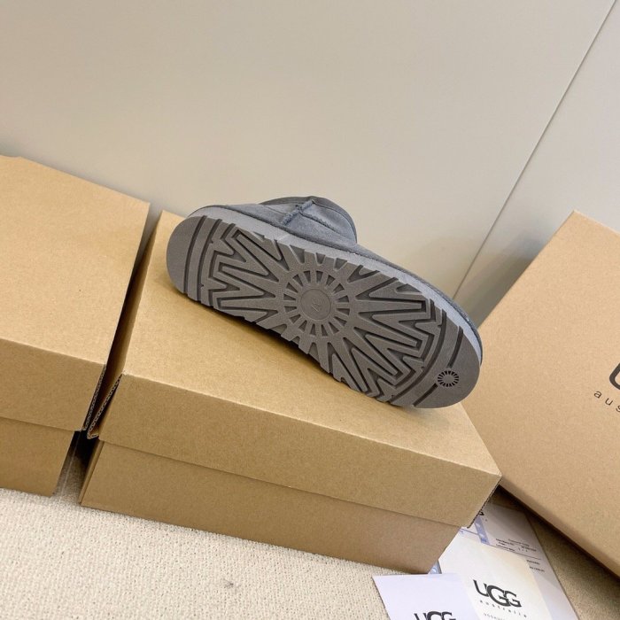women fur boot shoes, size 35-44,  with box, SS50-743-745